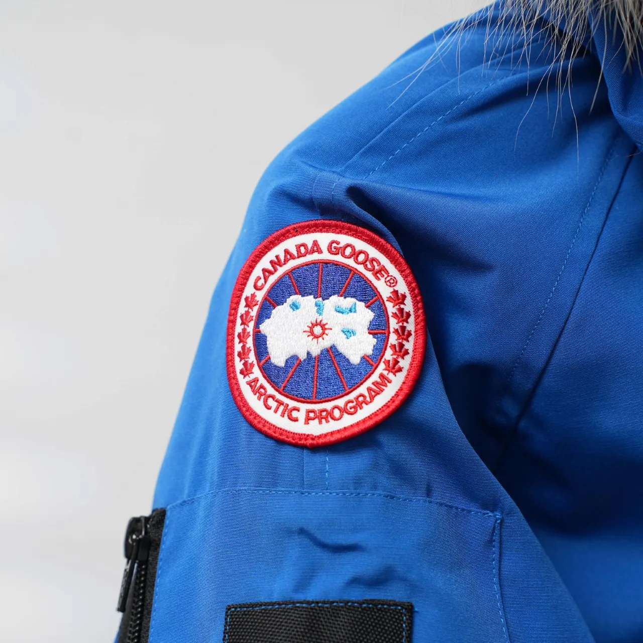 P720 CANADA GOOSE丨Canada Goose 02 hooded fur collar down jacket Color: sky blue Size: XS-XL